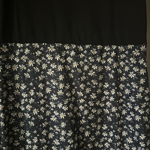 DAISY DRESS - Picture 2 of 3